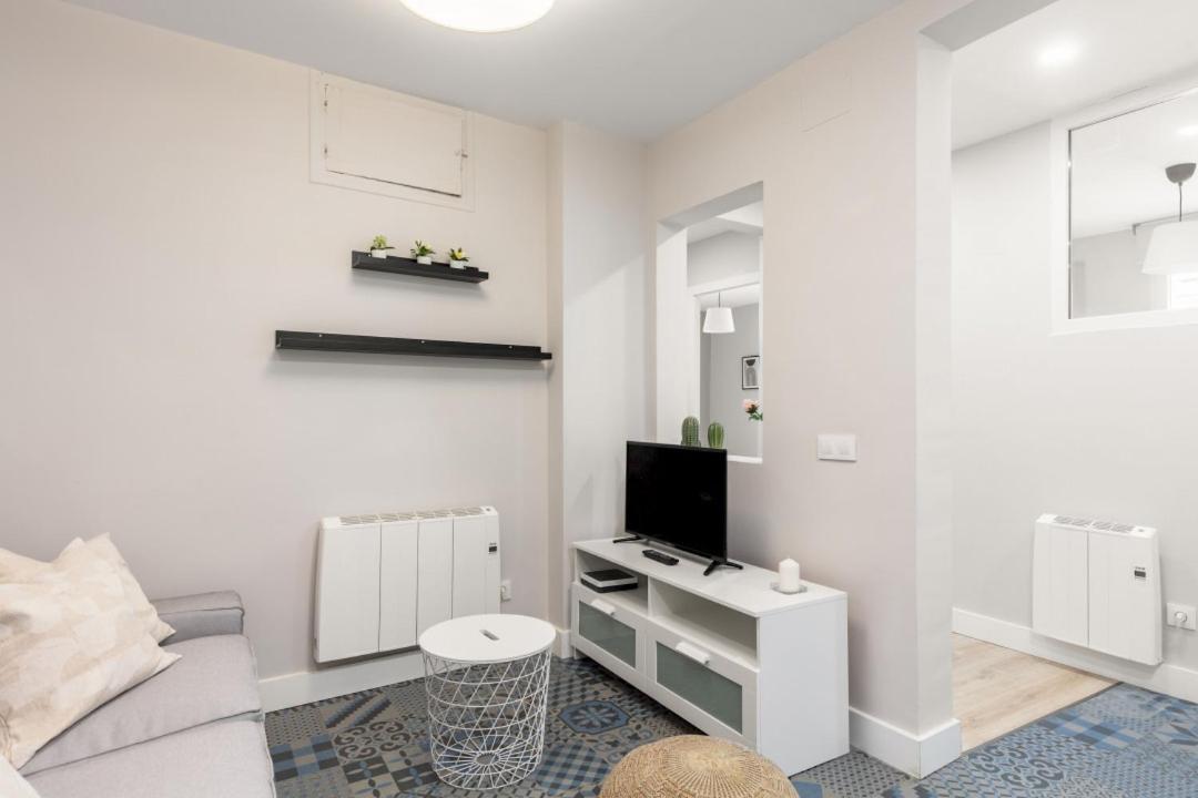 2 Bedrooms 1 Bathroom Furnished - Las Letras - Bright - Mintystay Мадрид Екстер'єр фото